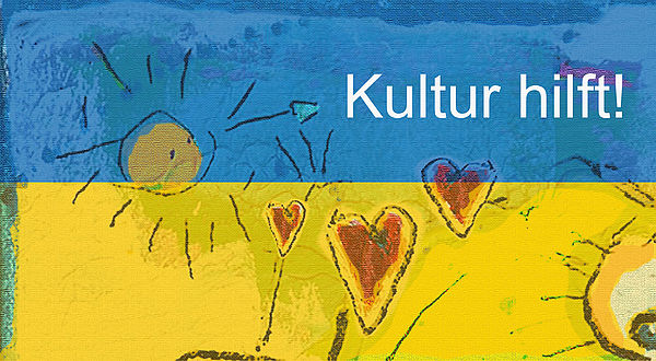 Ein blauer Streifen, darunter ein gelber. Auf dem blauen Streifen steht "Kultur hilft!". Über beide Streifen verteilen sich eine Sonne und Herzen.