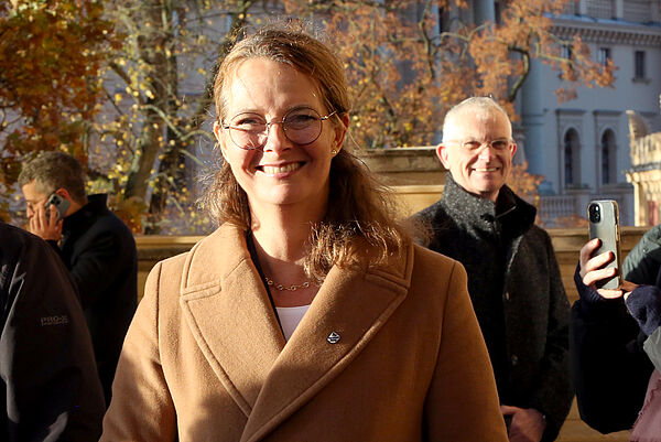 Porträt einer Frau. Die Frau ist Kulturministerin Bettina Martin.