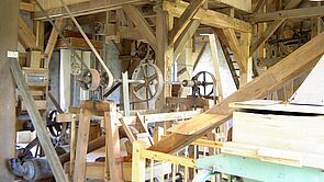 Blick in das Innere der Motormühle Lübs