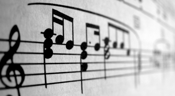 Musiknoten auf einem Papier.