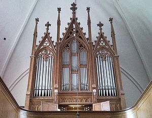 Vorderansicht der Orgel.