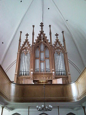 Vorderansicht der Orgel.