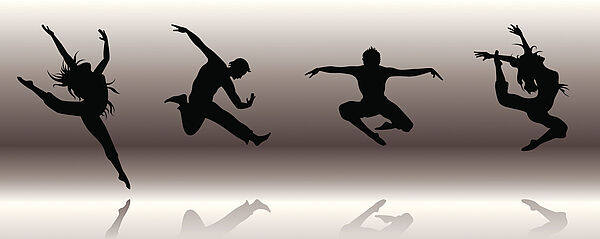 Vier Schattenfiguren. Sie tanzen. 