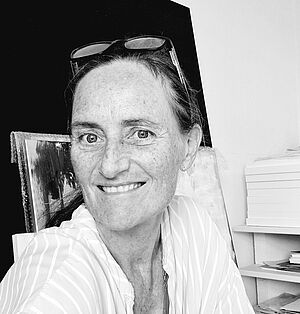 Ein Schwarz-Weiß-Porträt von Karin Camara