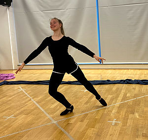 Katja beim Tanzen.
