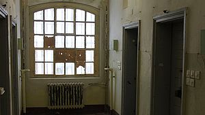 ein Zellentrakt im Untersuchungshaftgefängnis