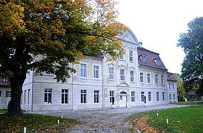 Das Schloss Kummerow von außen.