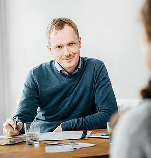 Hendrik Menzl im Servicecenter Kultur