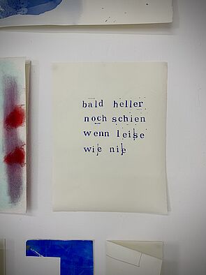 Ein Blatt Papier. Darauf ist Schrift gedruckt.