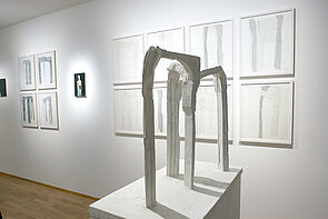 Ein Kunstobjekt in der Ausstellung.