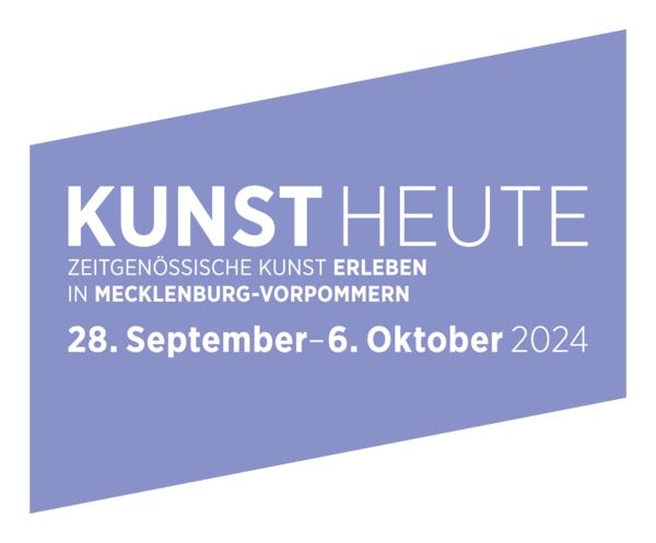 Ein lilanes Rechteck auf dem in weißen Buchstaben Kunst heute und die Daten stehen.