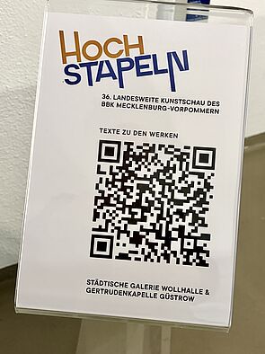 Ein QR-Code. Dieser führt zu den Erklärungen.