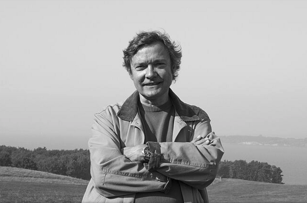 Porträt. Auf dem Bild ist Holger Teschke zu sehen.