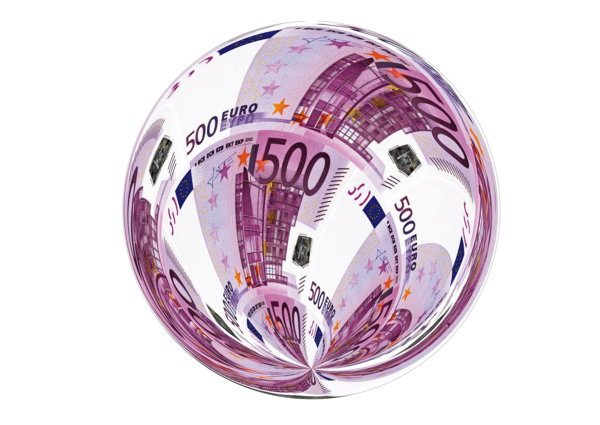 In einer Glaskugel befinden sich mehrere 500-Euro-Scheine.