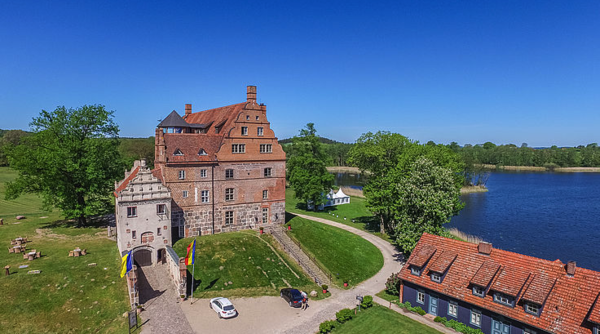 Luftaufnahme Schloss Ulrichshusen.