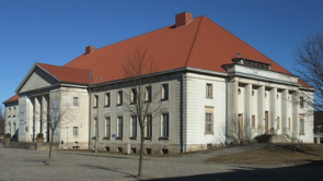 Das Kulturhaus Mestlin von außen. 