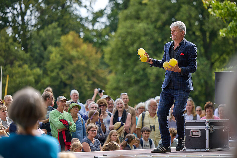 Timo Wopp Kleines Fest im großen Park: Kulturportal