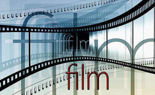 Ein geschwungener Filmstreifen. Auf ihm steht das Wort Film. 
