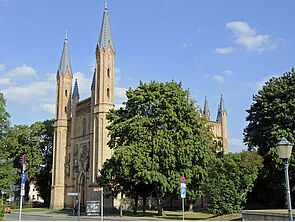 Außenansicht der Neustrelitzer Schlosskirche. 