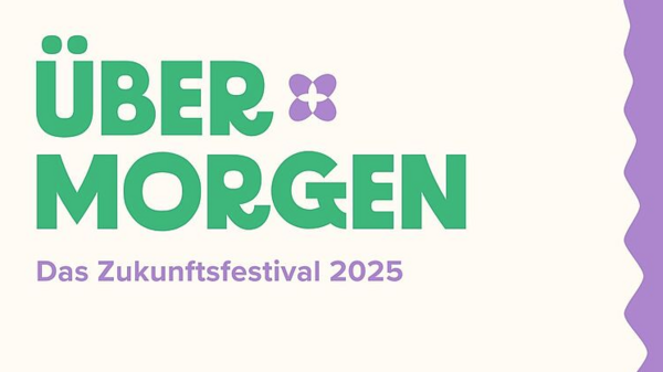 Das Logo zum Festival. Grüne und fliederfarbene Schrift auf weißem Grund. 