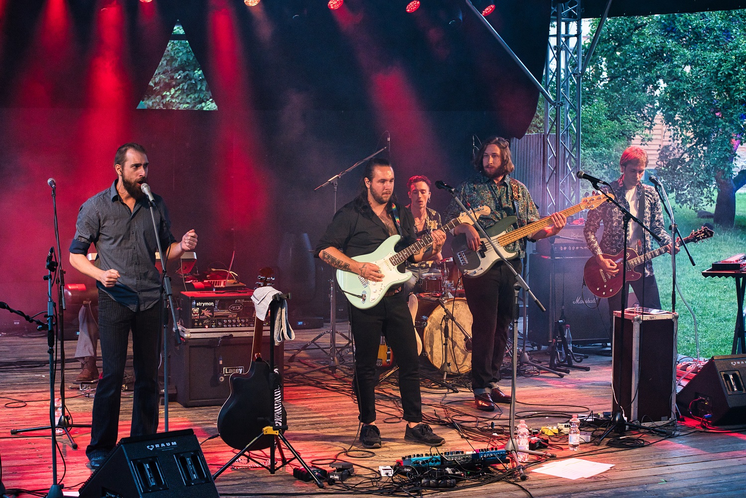 WHO`S PINK – PINK FLOYD TRIBUTE SHOW