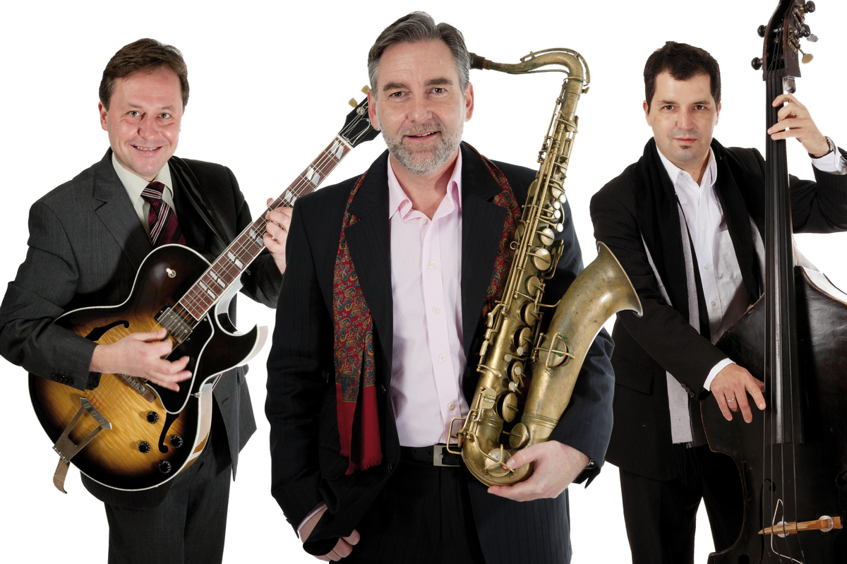 Andreas Pasternack Trio: Swing, Jazz & more – Kultursommer 2022 auf Schloß Vietgest