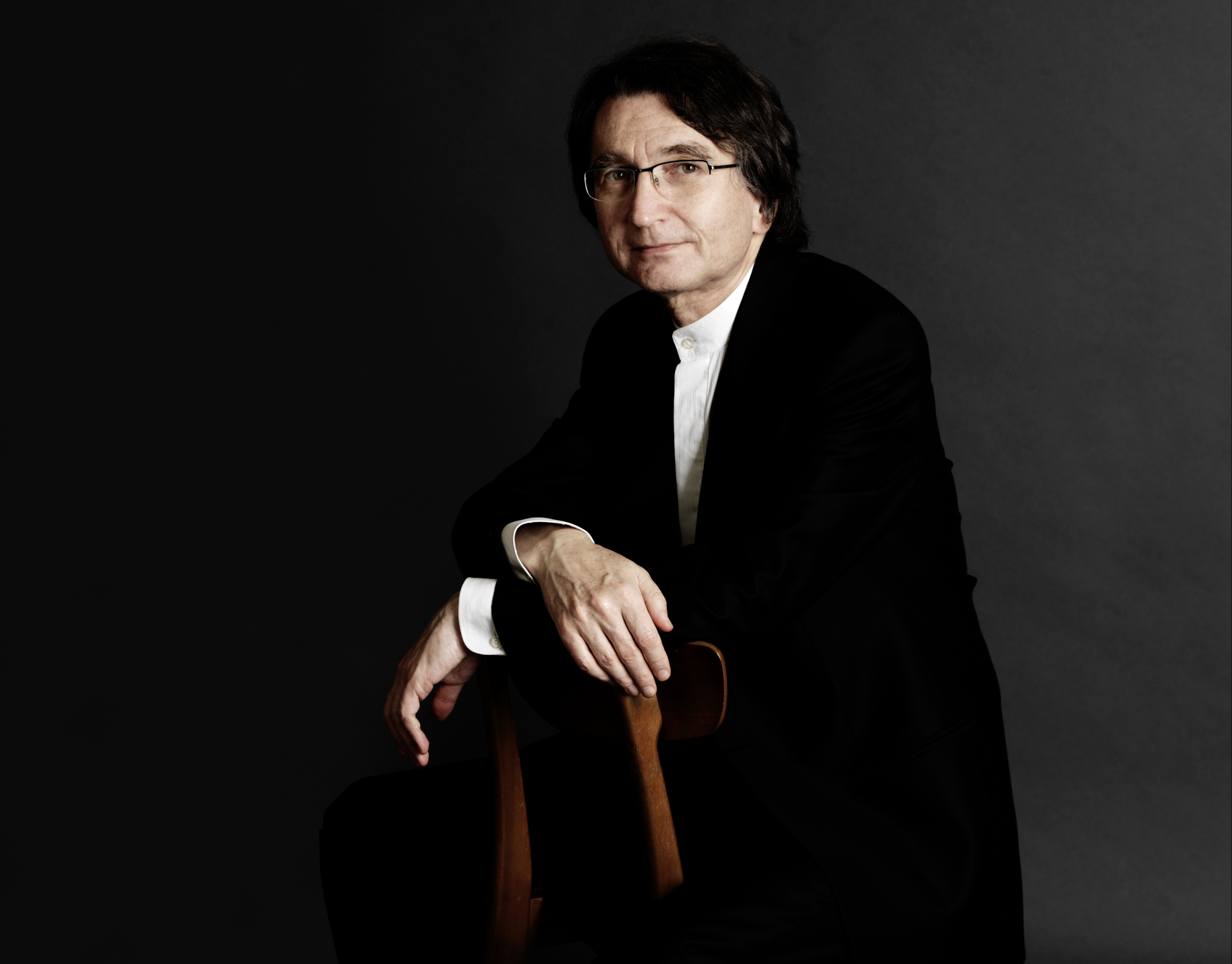 Evgeni Koroliov spielt Werke von Johann Sebastian Bach,  György Sándor Ligeti, Johannes Brahms und Franz Schubert