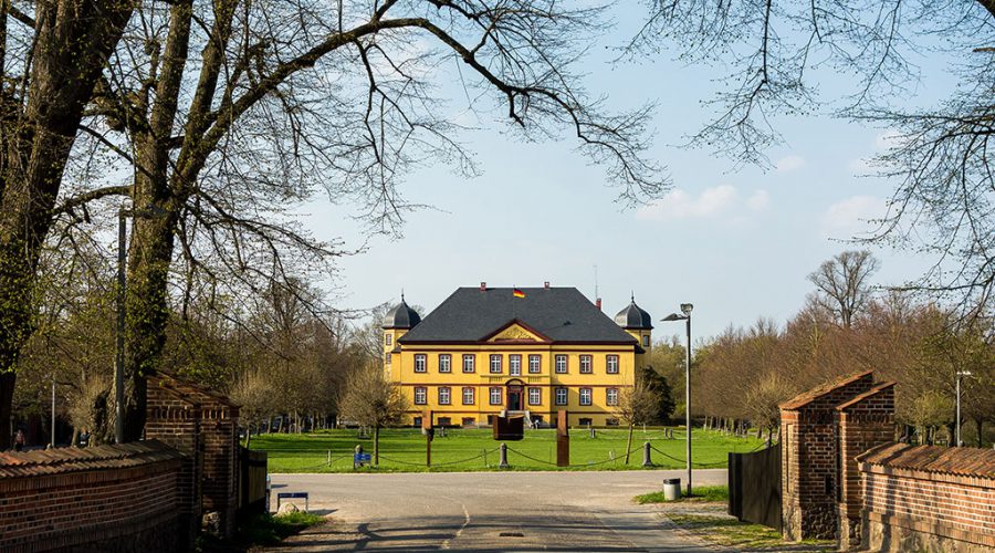 FESTLAND BEI FREUNDEN